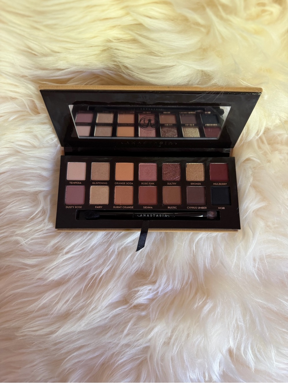 Anastasia Beverly Hills Soft glam eyeshadow palette